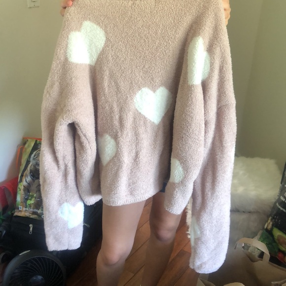fuzzy sweater with hearts - Picture 2 of 2